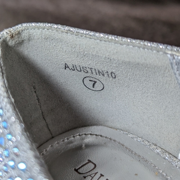 David's Bridal Peep Toe Low Wedge Silver AJUSTIN10 Women's 7 - Picture 10 of 11